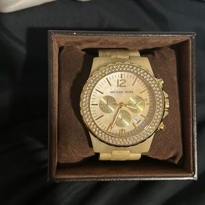 Woman Michael Kors watch